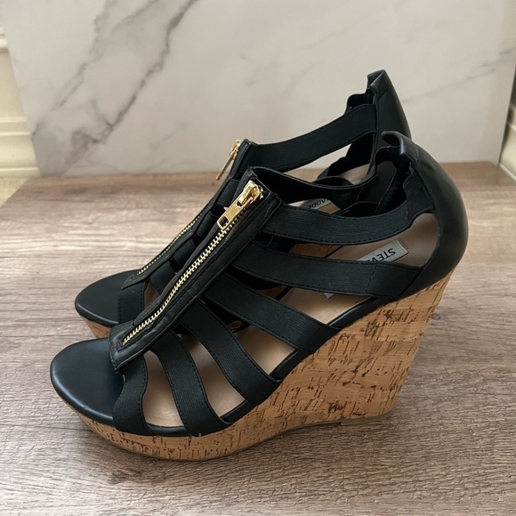 Steve Madden Strappy Leather Chunky Wedge Sandal - Picture 1 of 7